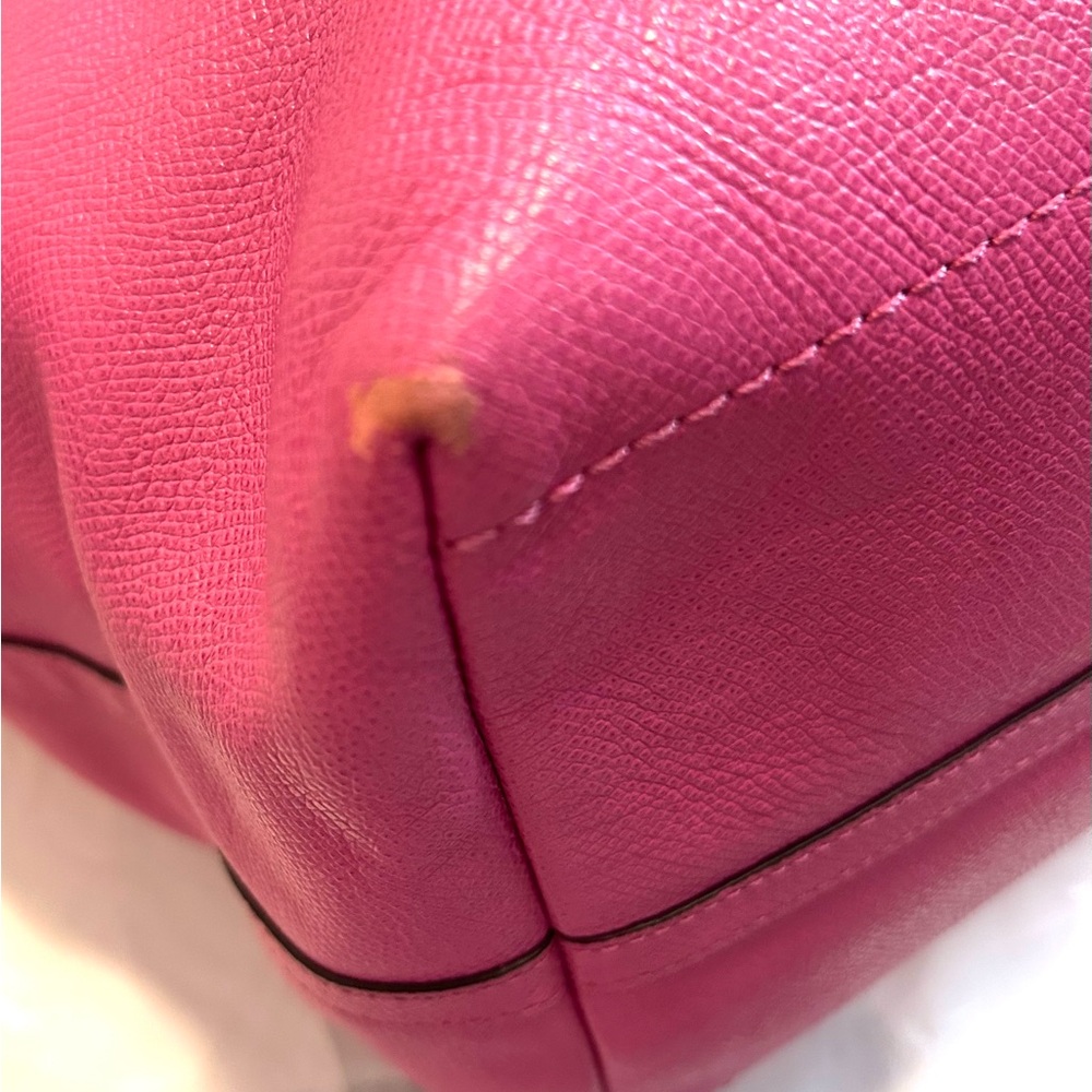 Coach Fuchsia pink cross grain Leather
Tote Bag. Model Number: F33915 - Picture 9 of 10